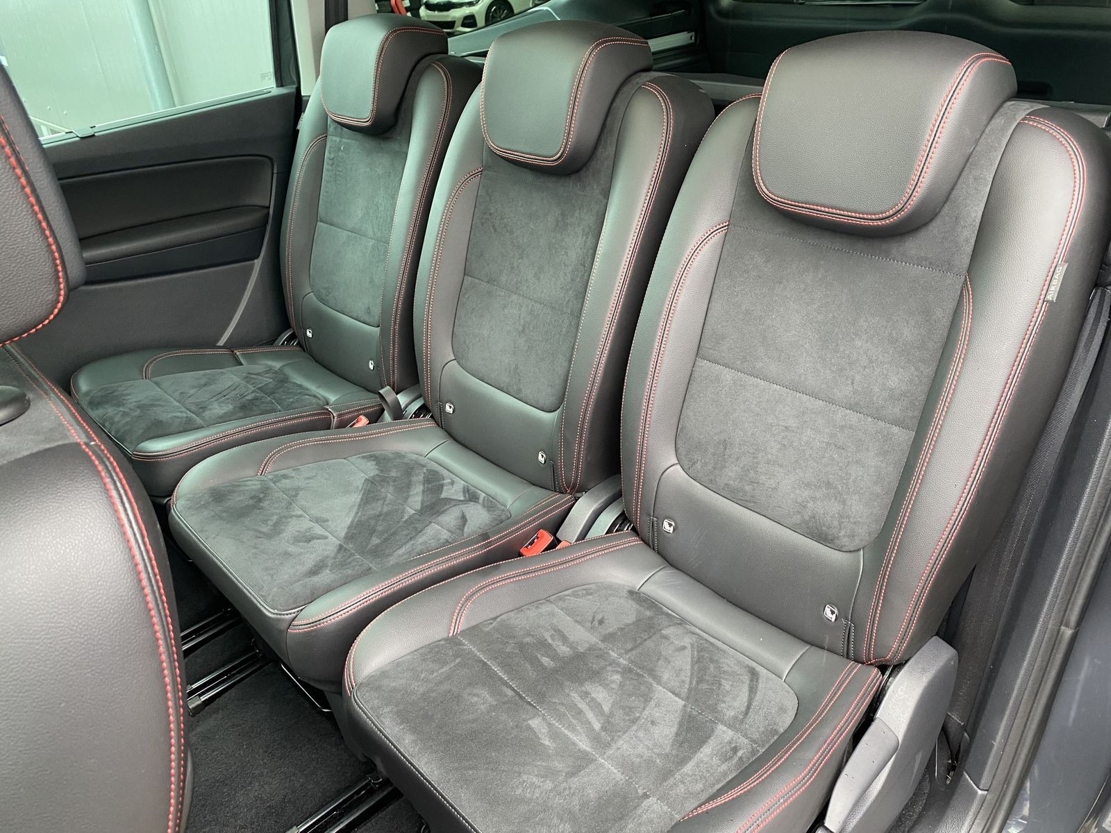 Fahrzeugabbildung SEAT Alhambra 2.0 TDI DSG FR-Line NAV+XEN+AHK+PANO+PP