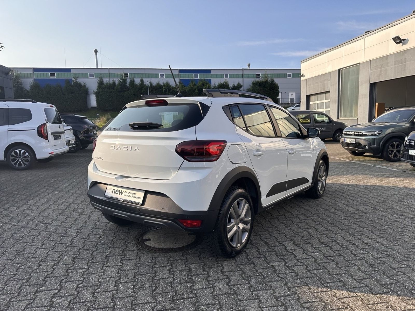 Fahrzeugabbildung Dacia Sandero Stepway Expression TCe 90 Automatik