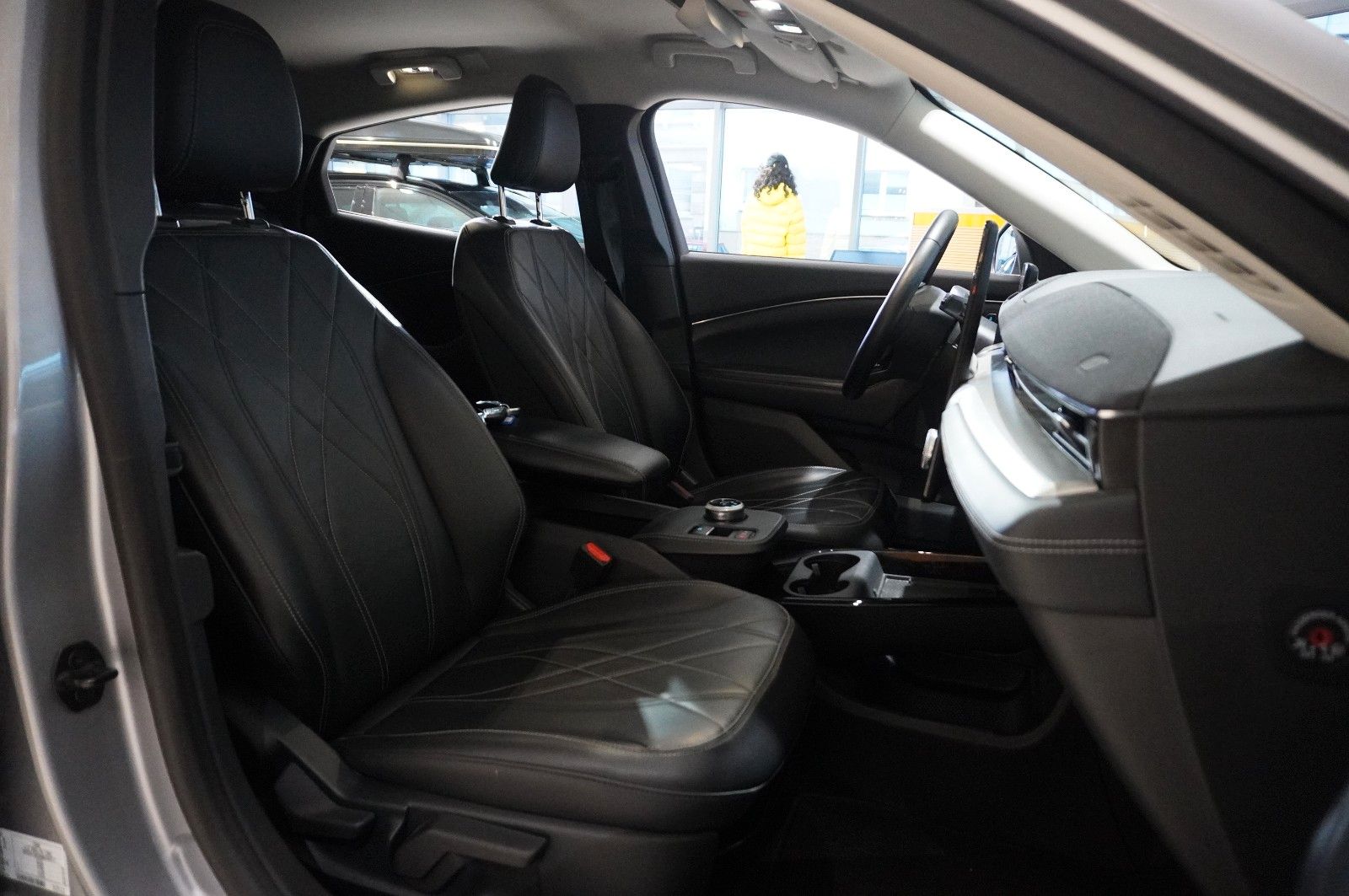Fahrzeugabbildung Ford Mustang Mach-E NAVI/LED/KAMERA/LEDER/SHZ/DAB+