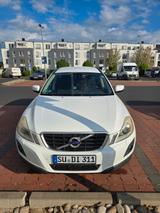 Volvo  Volvo XC60 2.4D Automatik | TÜV 10/27 | CarPlay - gebrauchte Volvo XC60 aus dem Jahr 2010