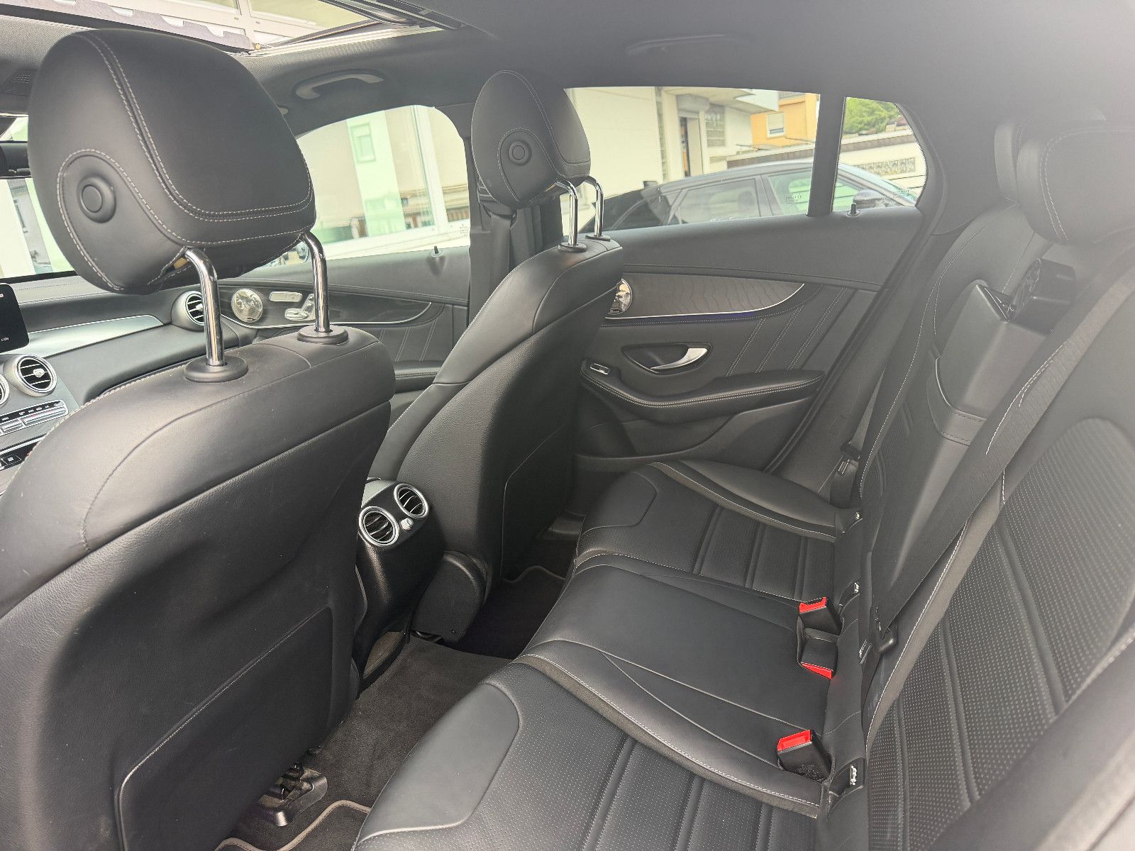 Fahrzeugabbildung Mercedes-Benz GLC 63 AMG Coupe/MBUX/Ambiente/Schiebedach/Kam/
