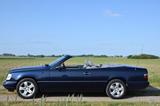 Mercedes-Benz  220  cabrio w124