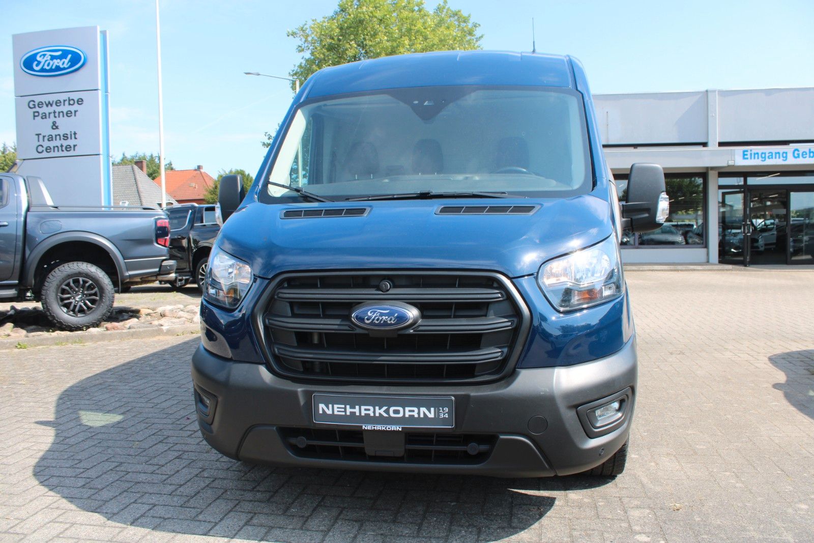 Fahrzeugabbildung Ford Transit 350 L3 H2 Kasten hoch lang KLIMA RFK AHK