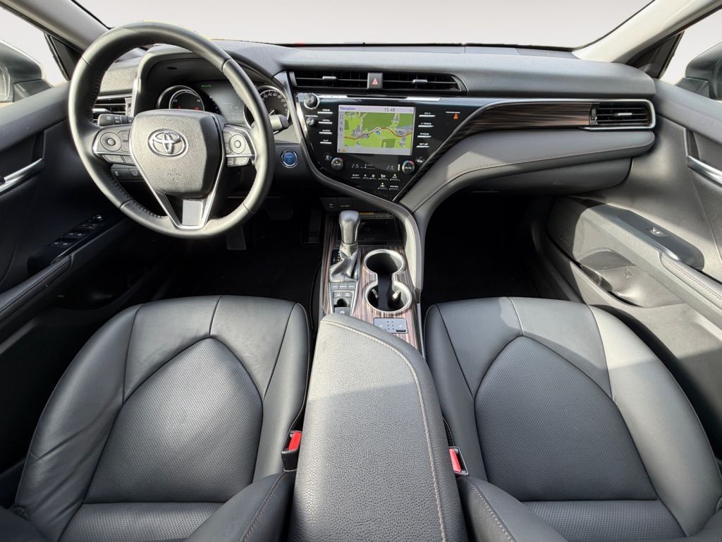 Fahrzeugabbildung Toyota Camry Executive