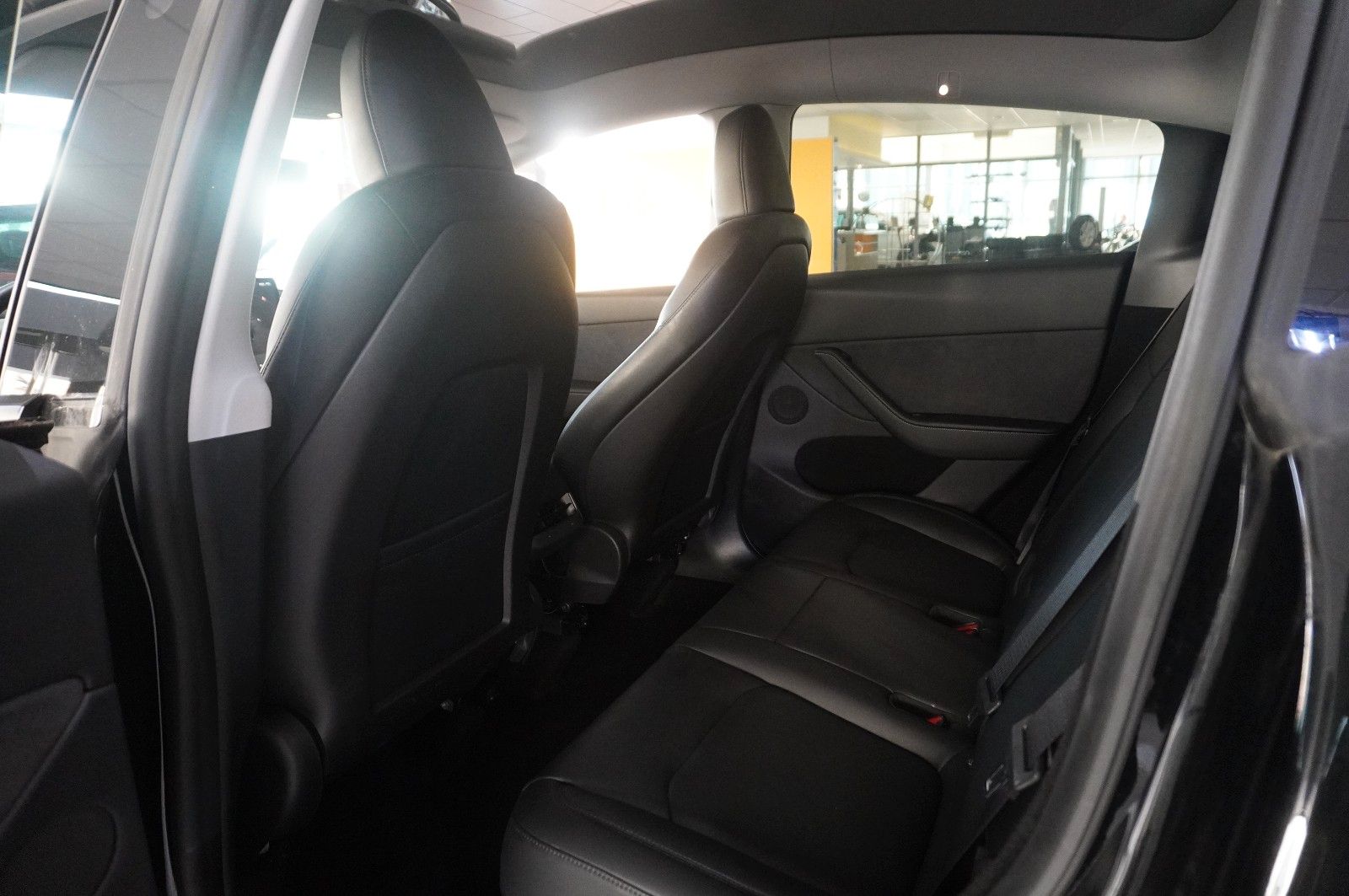 Fahrzeugabbildung Tesla Model Y PERFORMANCE DUAL-MOTOR NAVI/LED/DAB/AHK