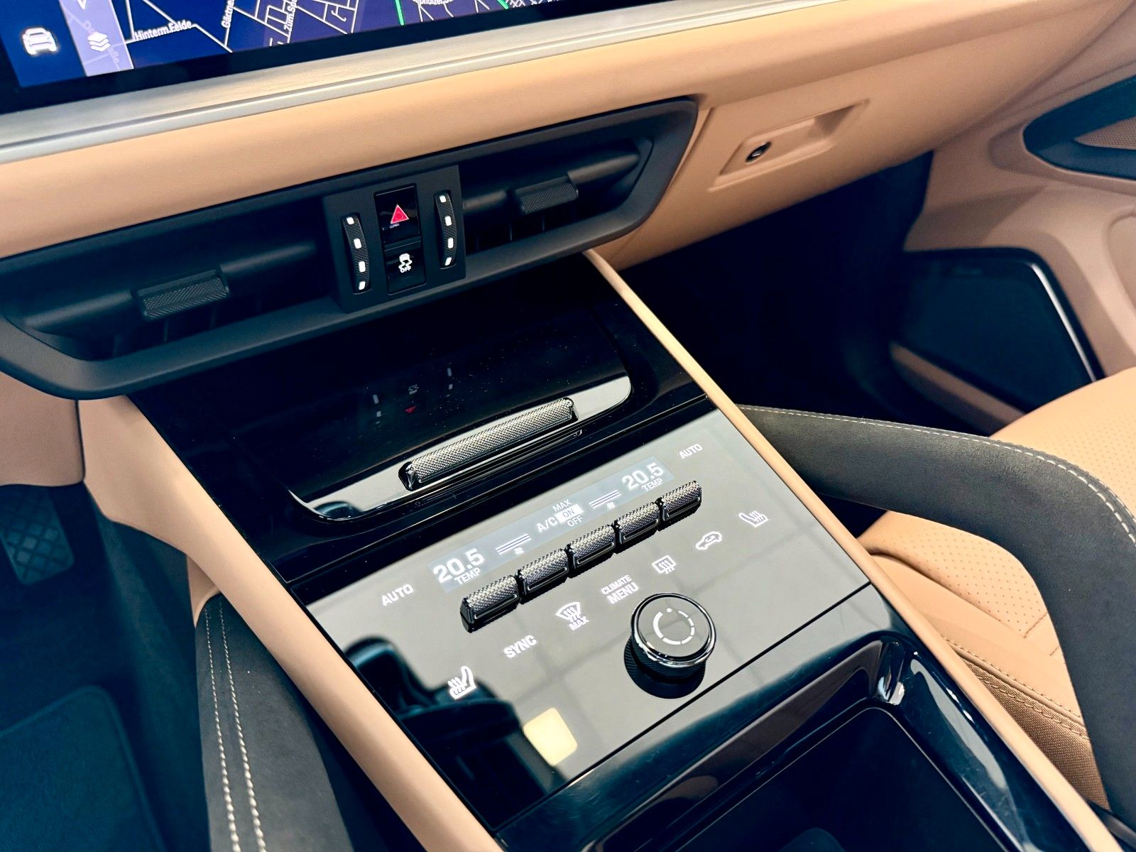 Fahrzeugabbildung Porsche Cayenne Coupe SportDesign/Burmester/HeadUp/ACC