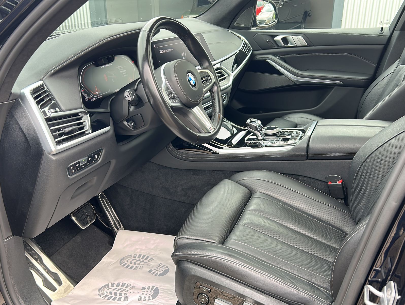Fahrzeugabbildung BMW X7 M50 d M-Sport