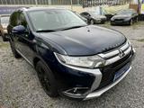 Mitsubishi Outlander 2.2 DI-D*4WD*7 Sitzer*LED*Navi*AHK*GSD - Mitsubishi in Wuppertal