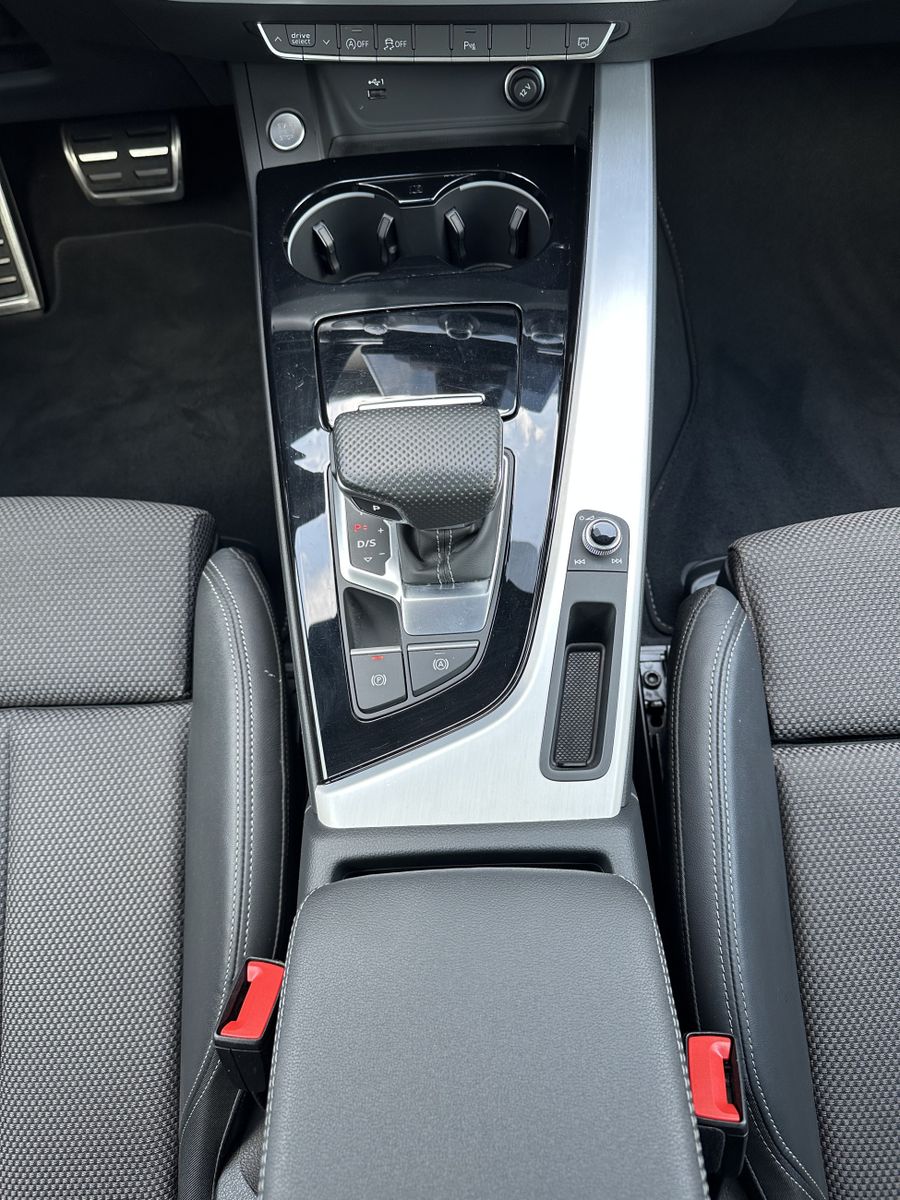 Fahrzeugabbildung Audi A5 SpB 40 TFSI S-Line NAV+MATRIX+AHK+PANO+B&O+VC