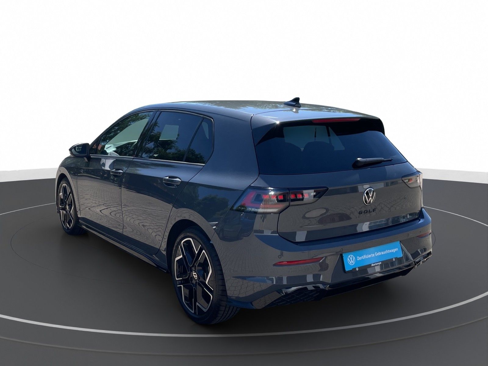 Volkswagen Golf VIII 1.5 eTSI R-Line DSG AHK BLACK MATRIX foto 2