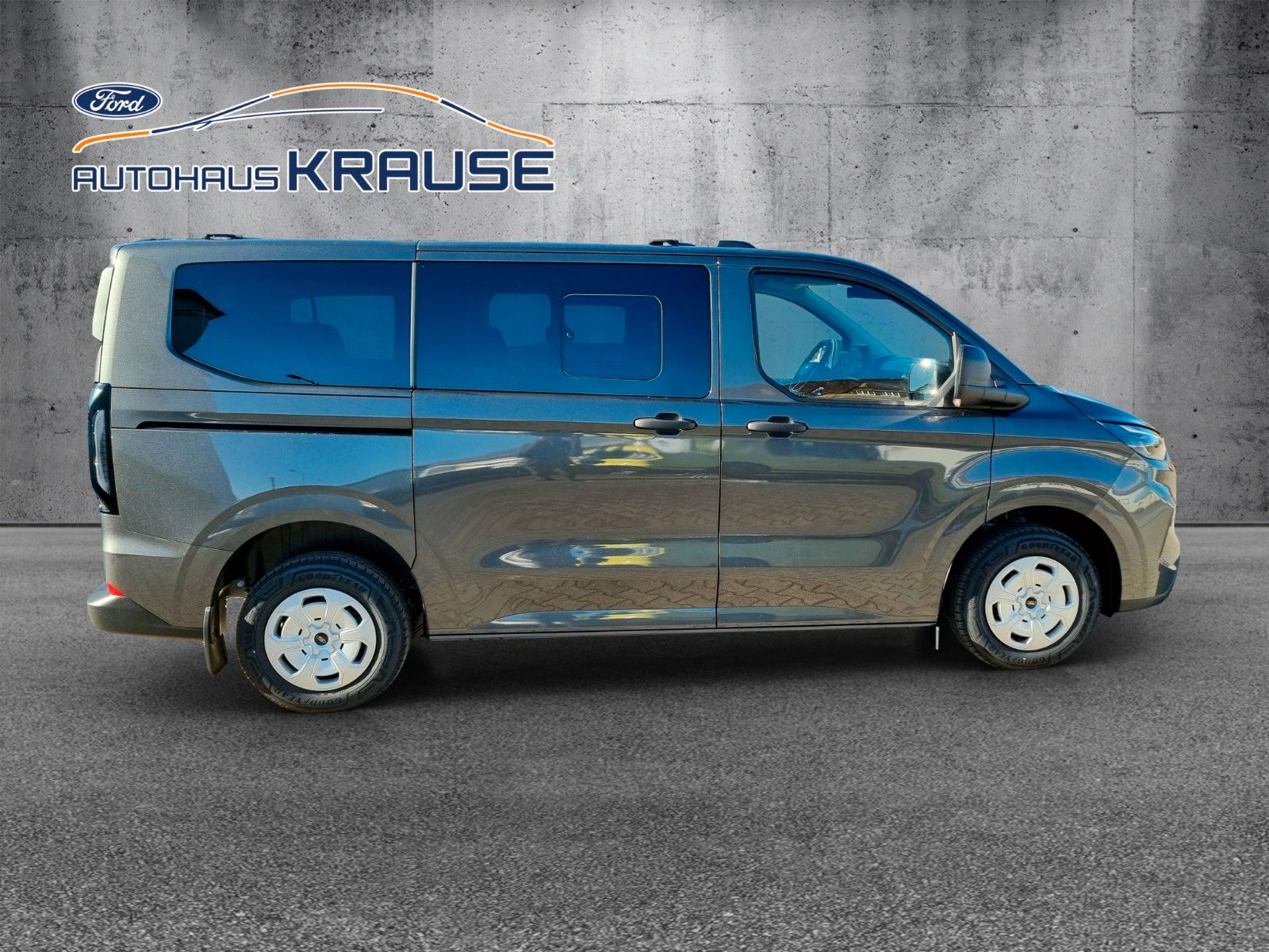 Fahrzeugabbildung Ford Transit Custom Kombi 320 L1 FWD Trend