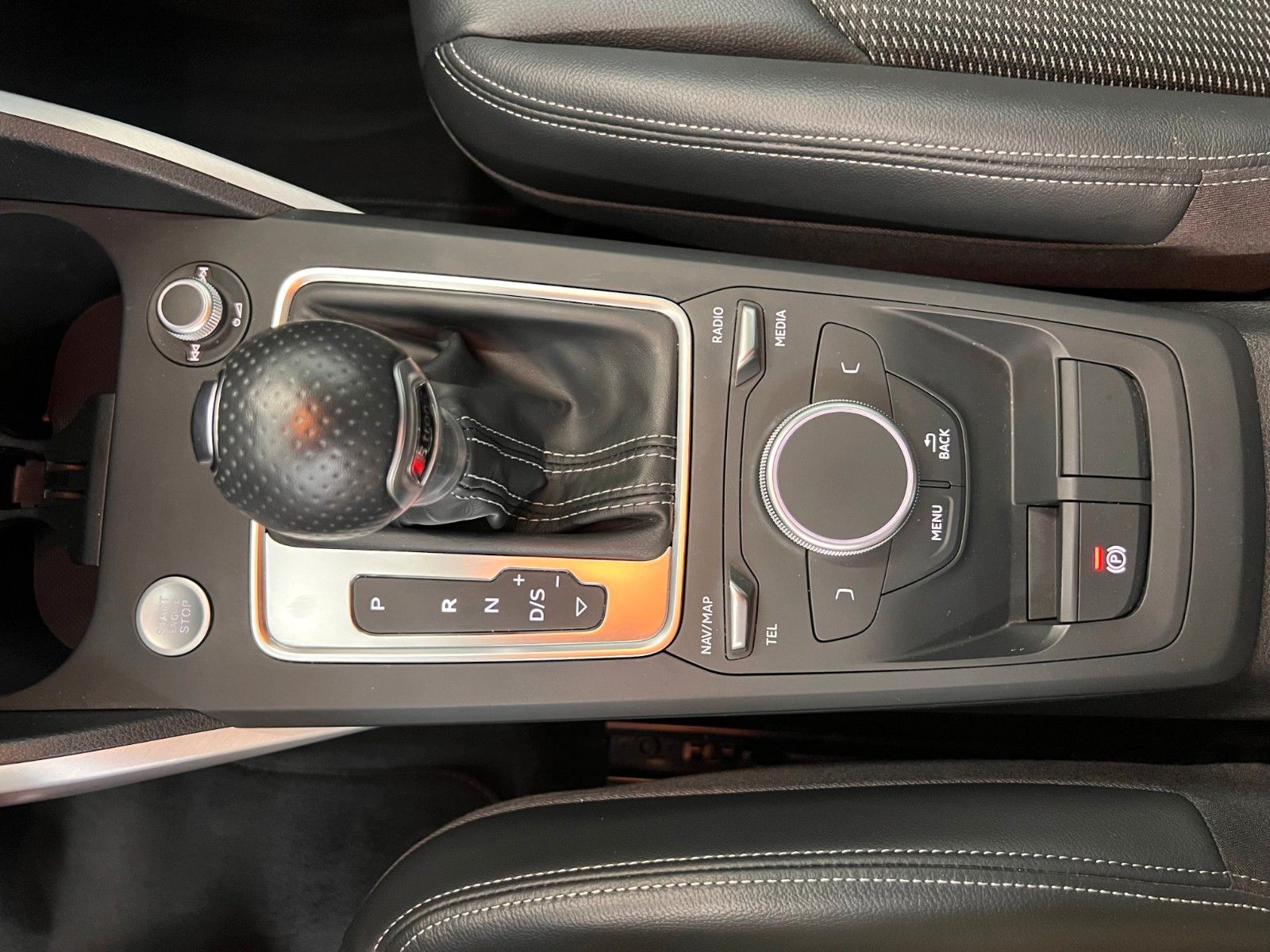 Fahrzeugabbildung Audi Q2 35 TDI Sport*2x S-line*LEDER*NAVI*PDC*SHZ*TOP