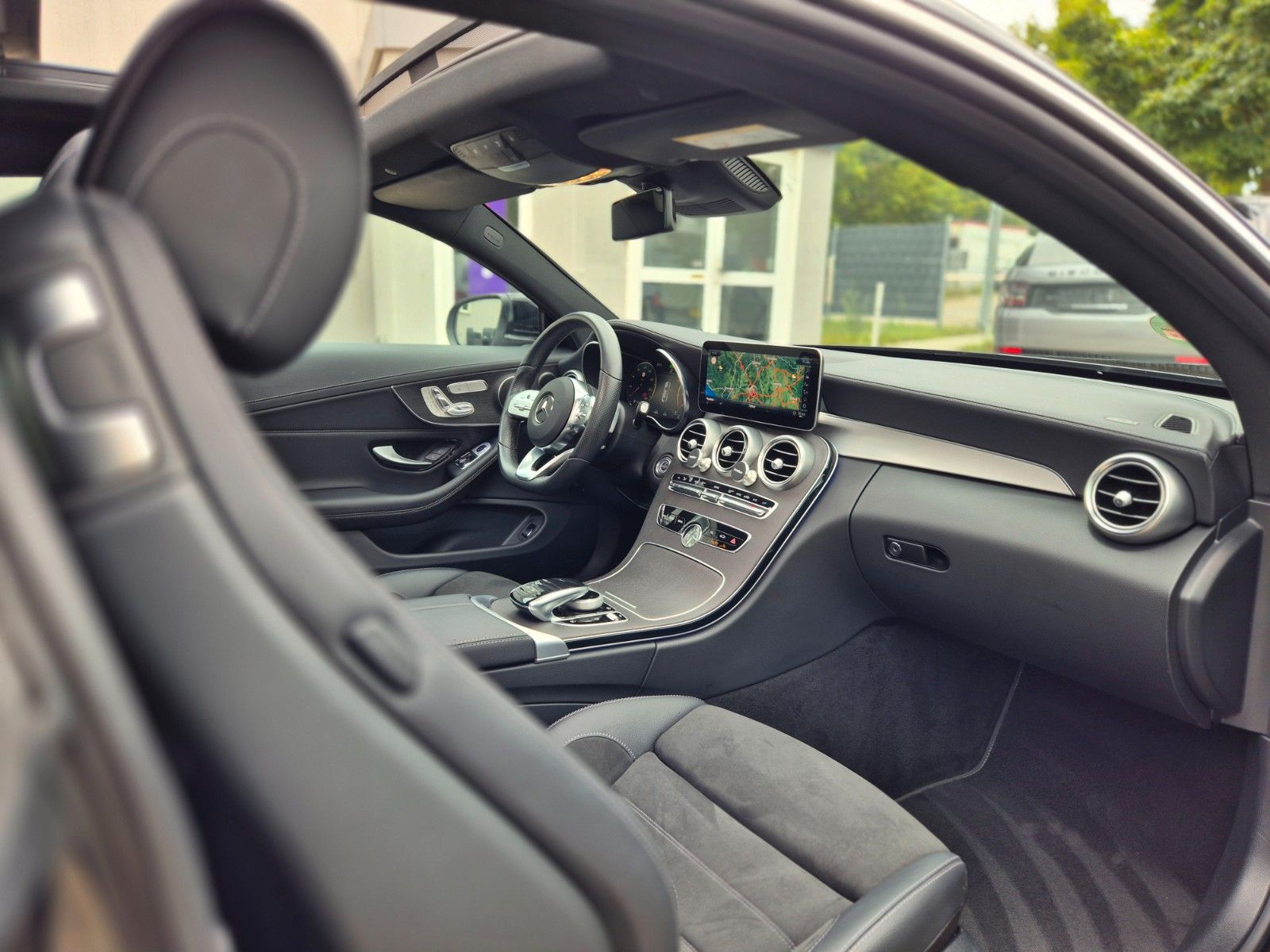 Mercedes-Benz C 300 Coupé 4Matic AMG Line Multibeam Virtual foto 25
