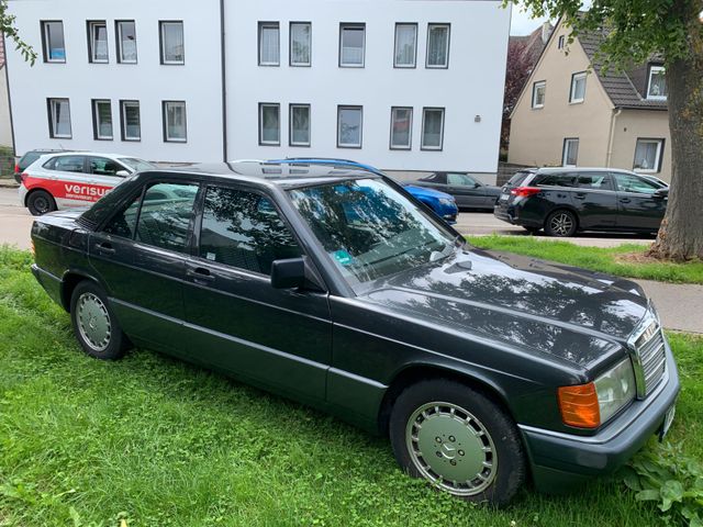 Mercedes-Benz E 190 Joungtimer TÜV NEU 12/09/2024 gemacht