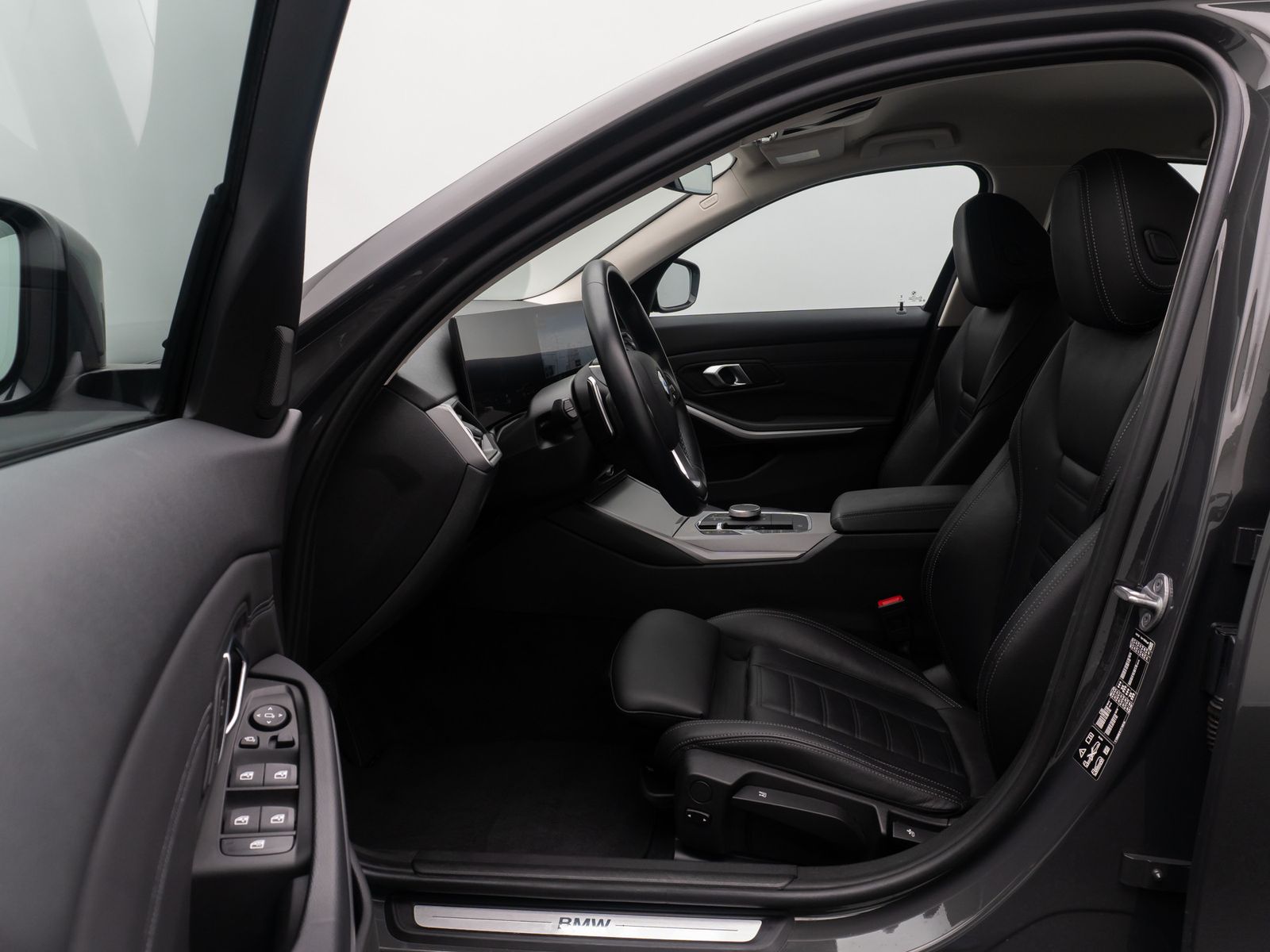 Fahrzeugabbildung BMW 330i xD Komfort DAB HiFi Leder M Sport 19Zoll