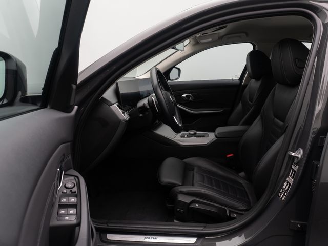 BMW 330, 2022 — 19
