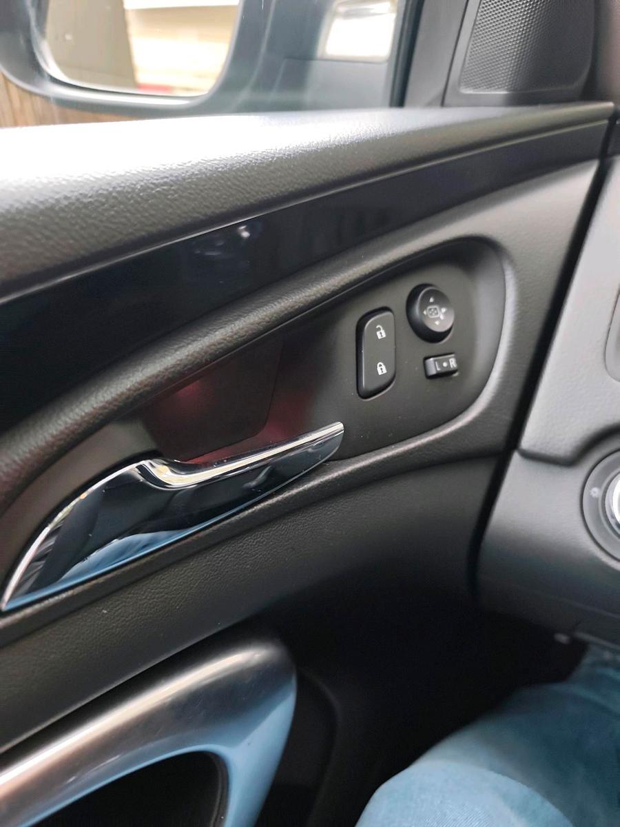 Opel Insignia 2014 — photo 15