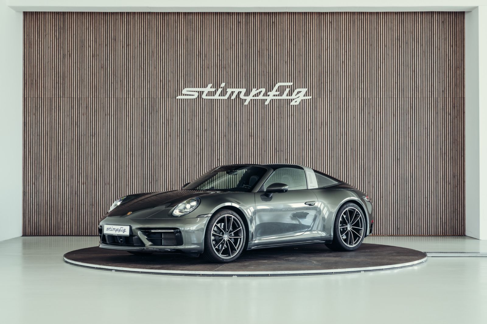 PORSCHE 992.1 Targa 4, Lift, Aventuringrünmetallic