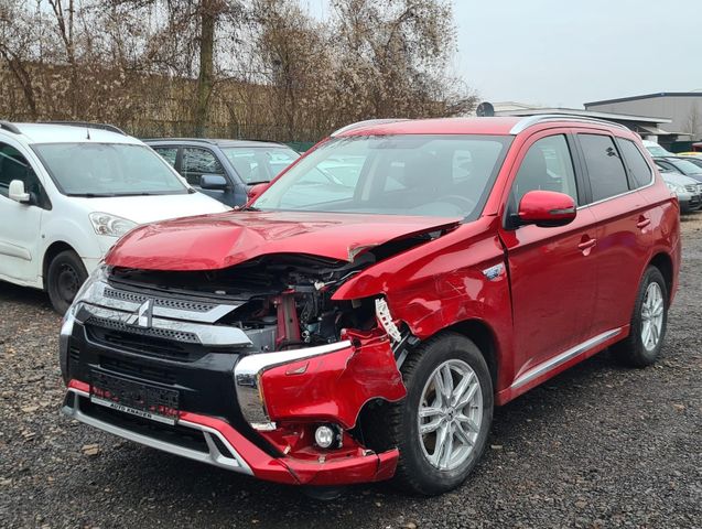 Mitsubishi Outlander PHEV Basis 4WD