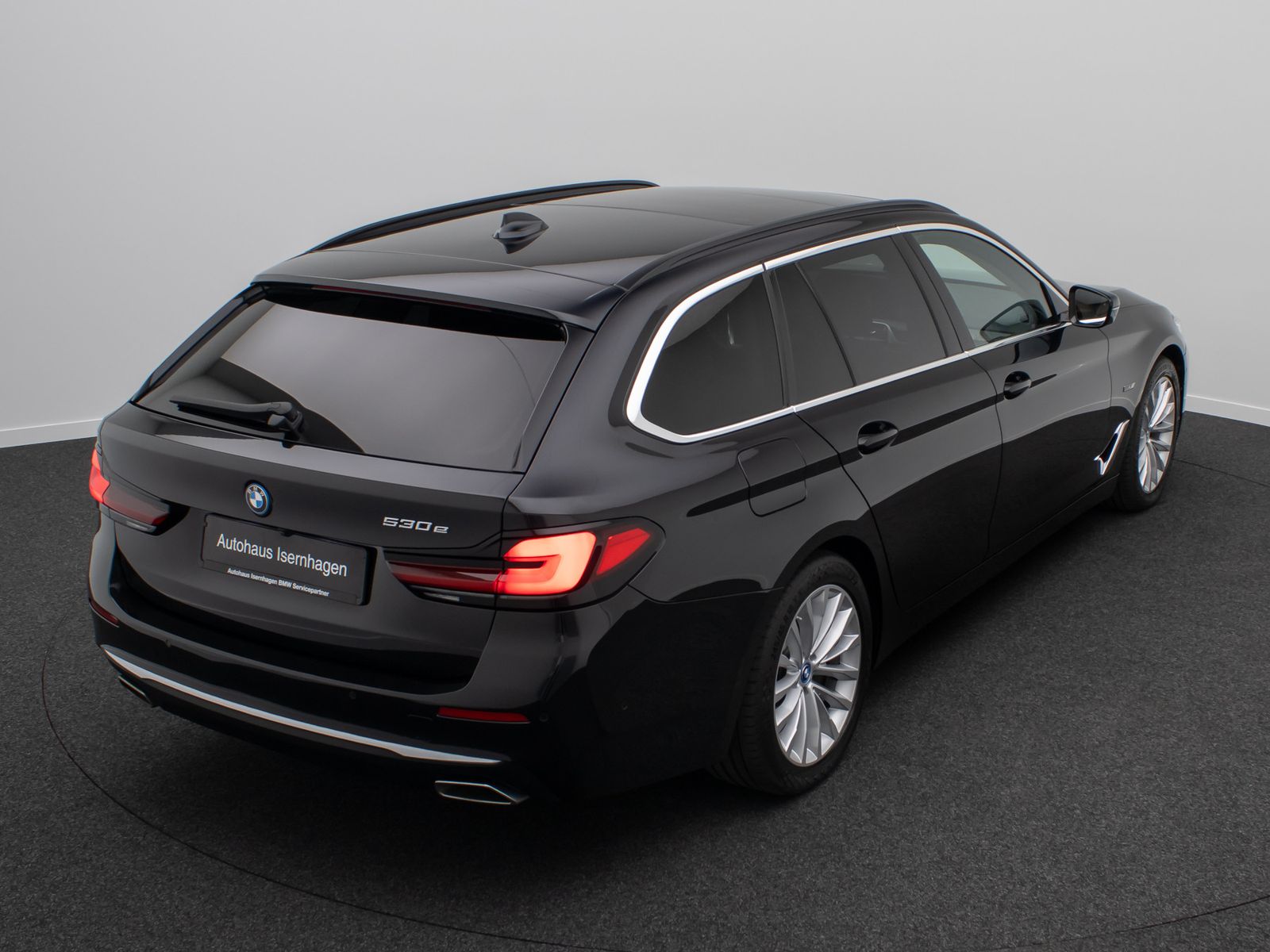 Fahrzeugabbildung BMW 530e Luxury Line Panorama Kamera Laser HUD DAB