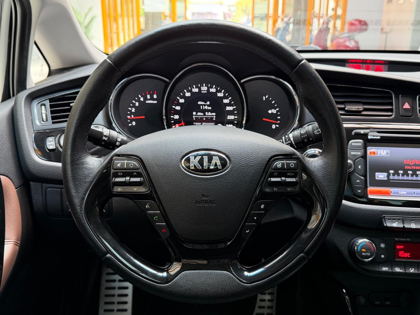 Kia Ceed Kombi Platinum Edition|Kamera|Xenon|LHZ|AHK