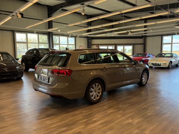 Volkswagen Passat Variant - 5
