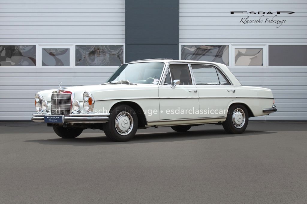 Mercedes-Benz 300