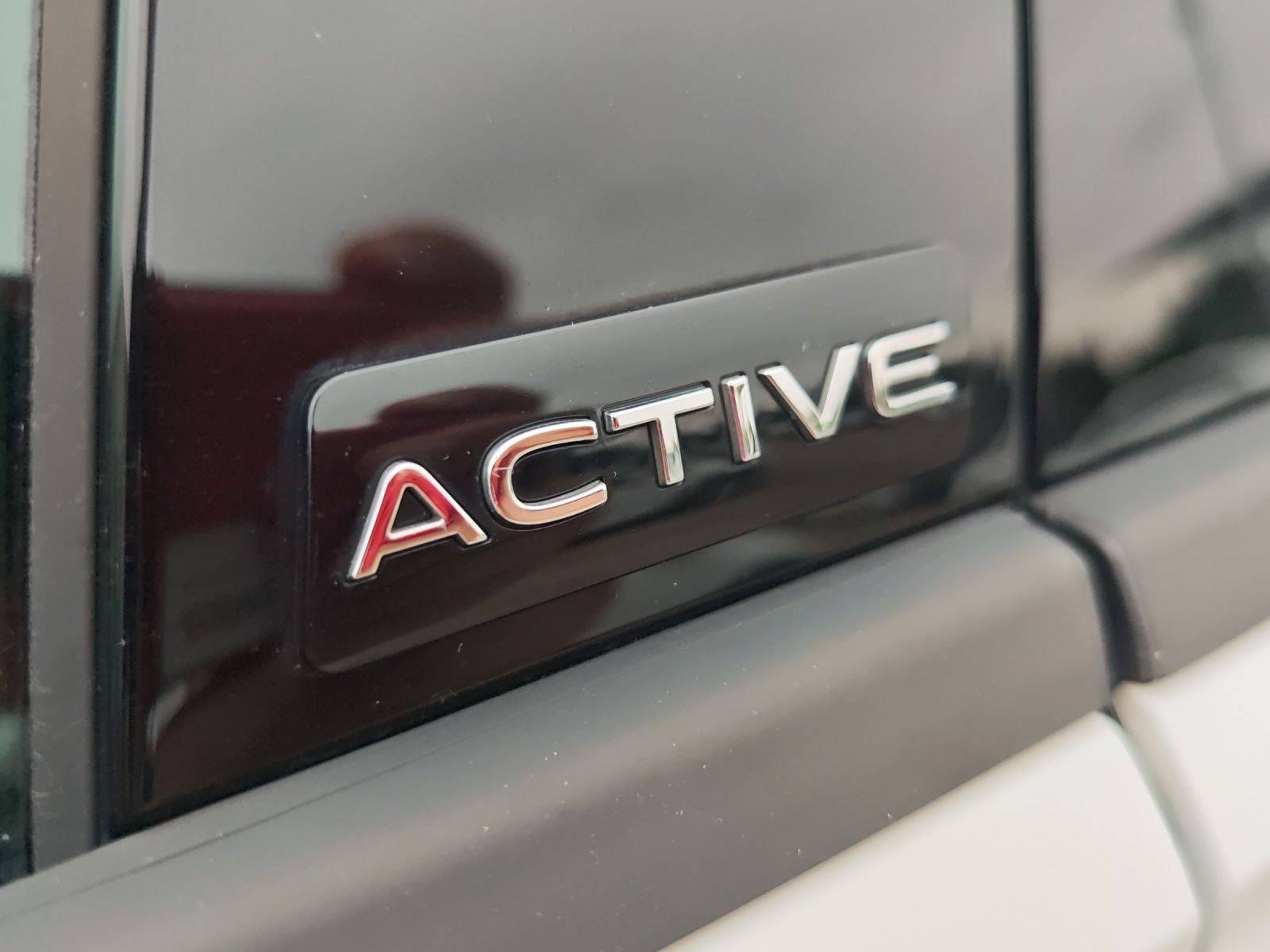 Fahrzeugabbildung Volkswagen Tiguan TDI Active DSG LED Navi ACC PDC SHZ