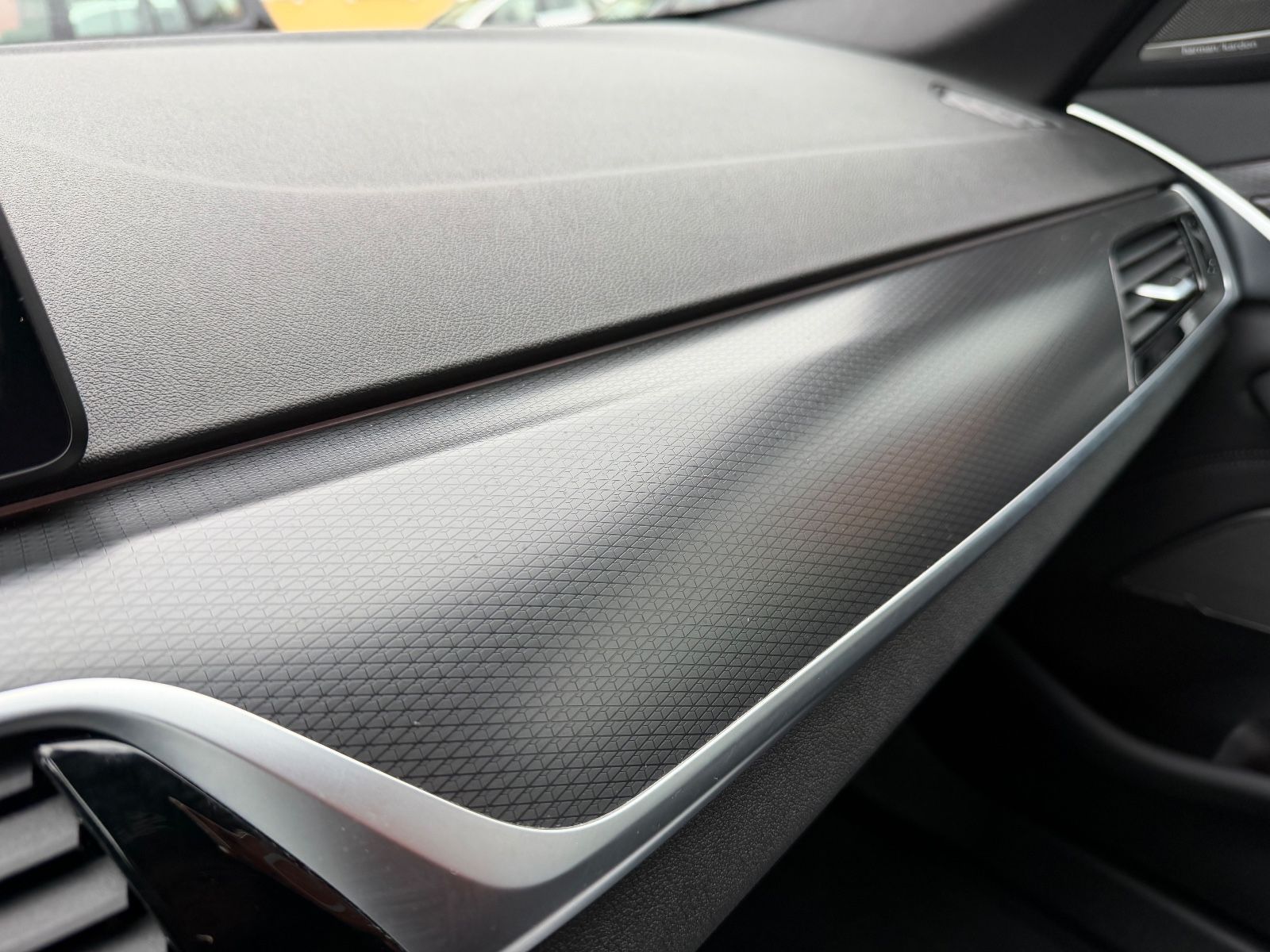 Fahrzeugabbildung BMW 520 i Touring M Sport H&K AHK LED KAMERA