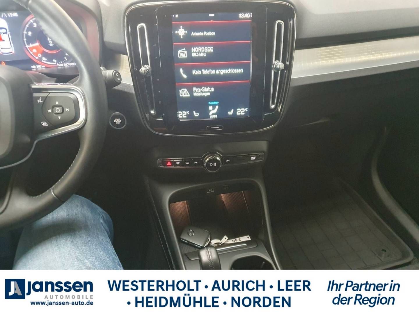 Fahrzeugabbildung Volvo XC40 T3 Geartronic Momentum Pro