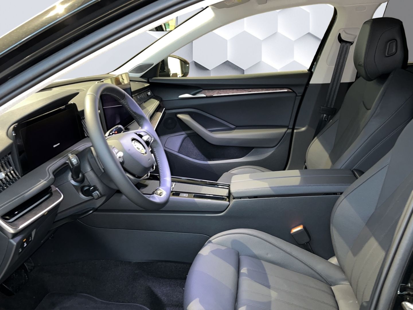 Superb Combi L&K 2.0 TDI 110kW 7 Gang DSG SOFORT