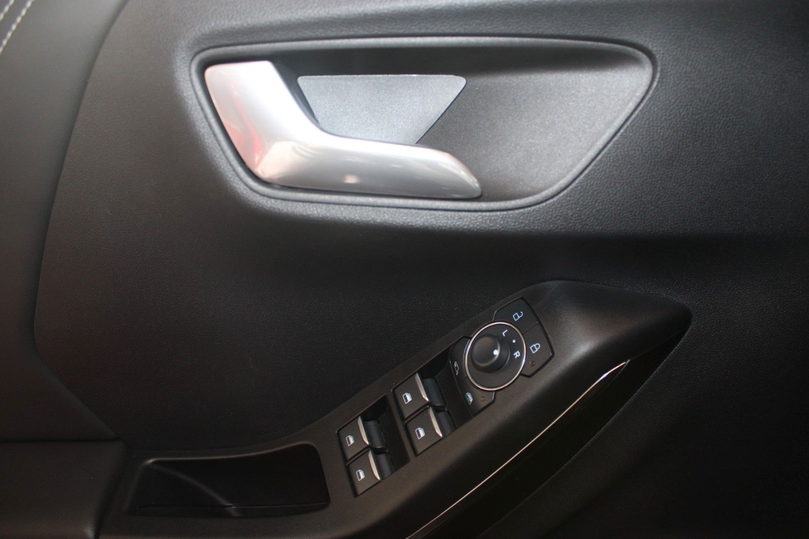 Fahrzeugabbildung Ford Puma ST-Line Vignale Aut. Bi-LED B&O PANO LEDER