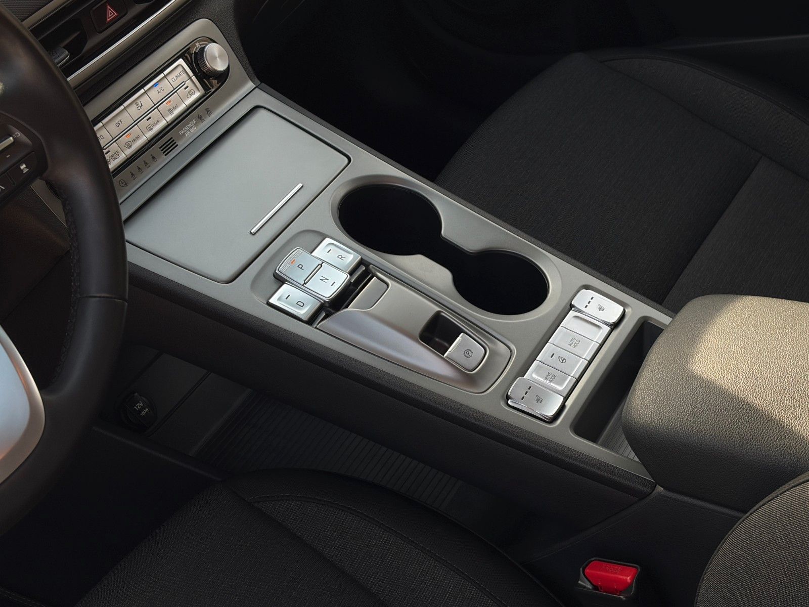 Fahrzeugabbildung Hyundai KONA E Select ACC LKAS PDC CAM SHZ CarPlay