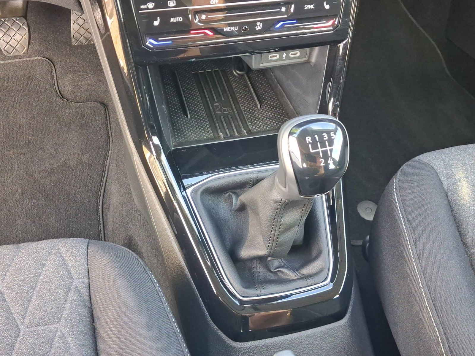 Volkswagen T-Cross - Bild 11