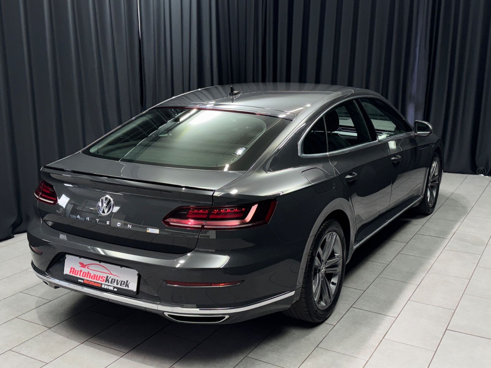 Fahrzeugabbildung Volkswagen Arteon R-Line|DSG|NAVI|ACC|DIGI-TACHO|1.HAND