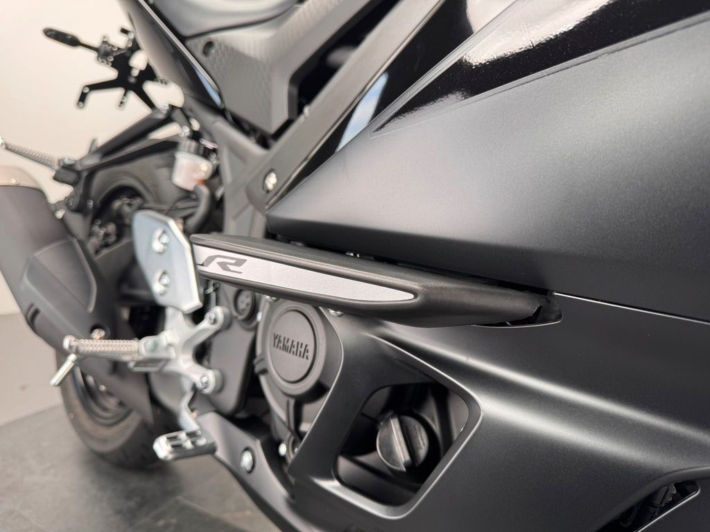 Fahrzeugabbildung Yamaha YZF-R3 *KURZES HECK *NEUWERTIG *100KM