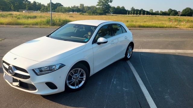 MERCEDES-BENZ A 180 d DCT -