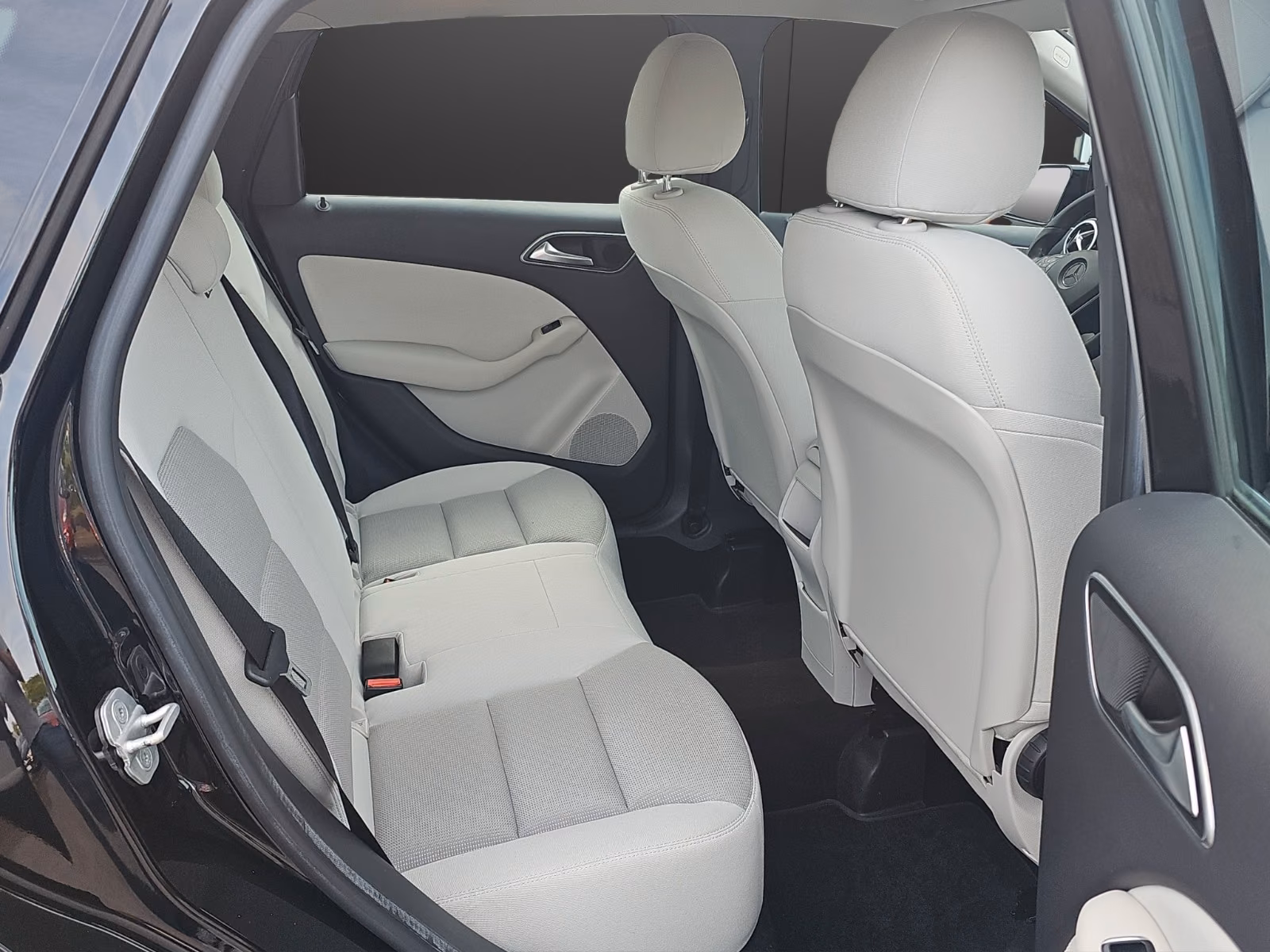 Mercedes-Benz B 180 *Garantie*Service-TÜV Neu*AHK*Automatik*