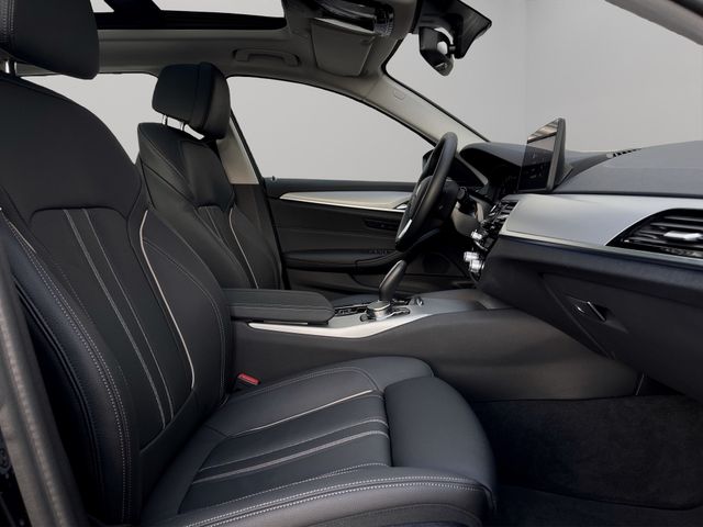 Foto Nummer 12: BMW 530e