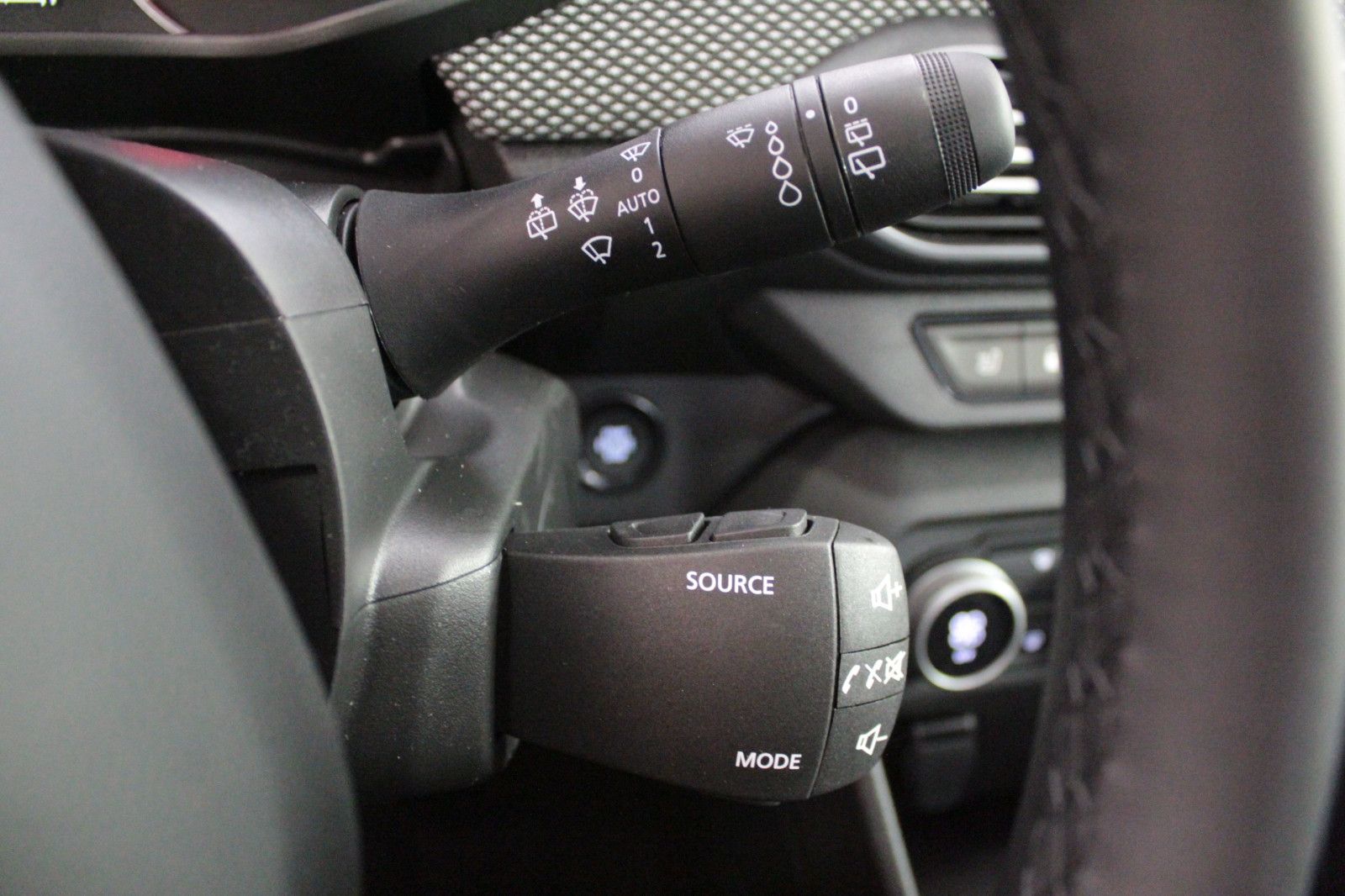 Fahrzeugabbildung Dacia Sandero TCe 90 auto Journey *Komfort-Paket*Sitzh