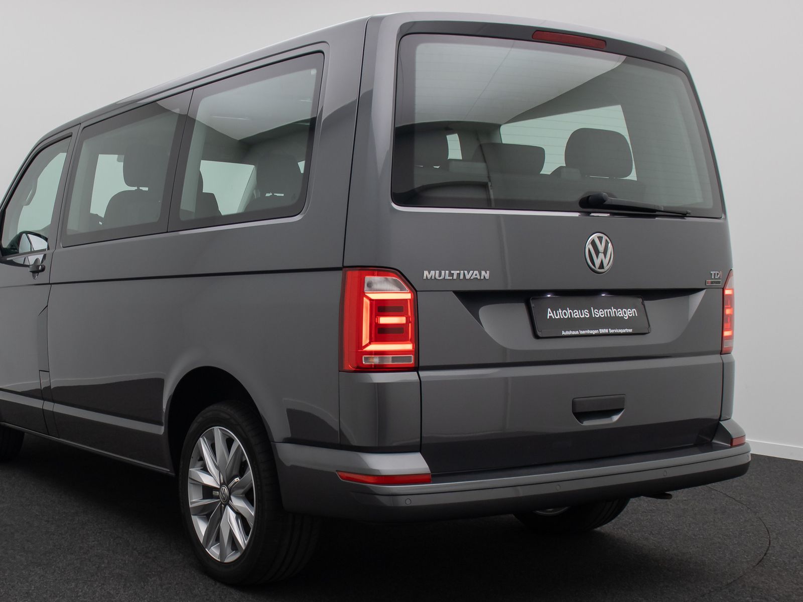 Fahrzeugabbildung Volkswagen T6 Multivan PDC Standhzg Sitzhzg Navi 7Sitz