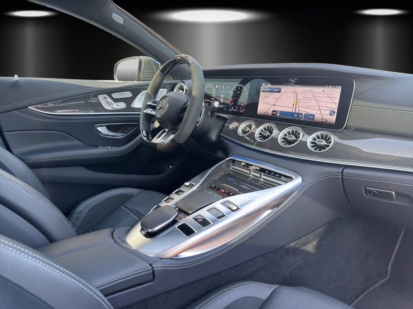 Fahrzeugabbildung Mercedes-Benz GT63S Carbon DISTRO Massage AHK Pano Standhz 21"