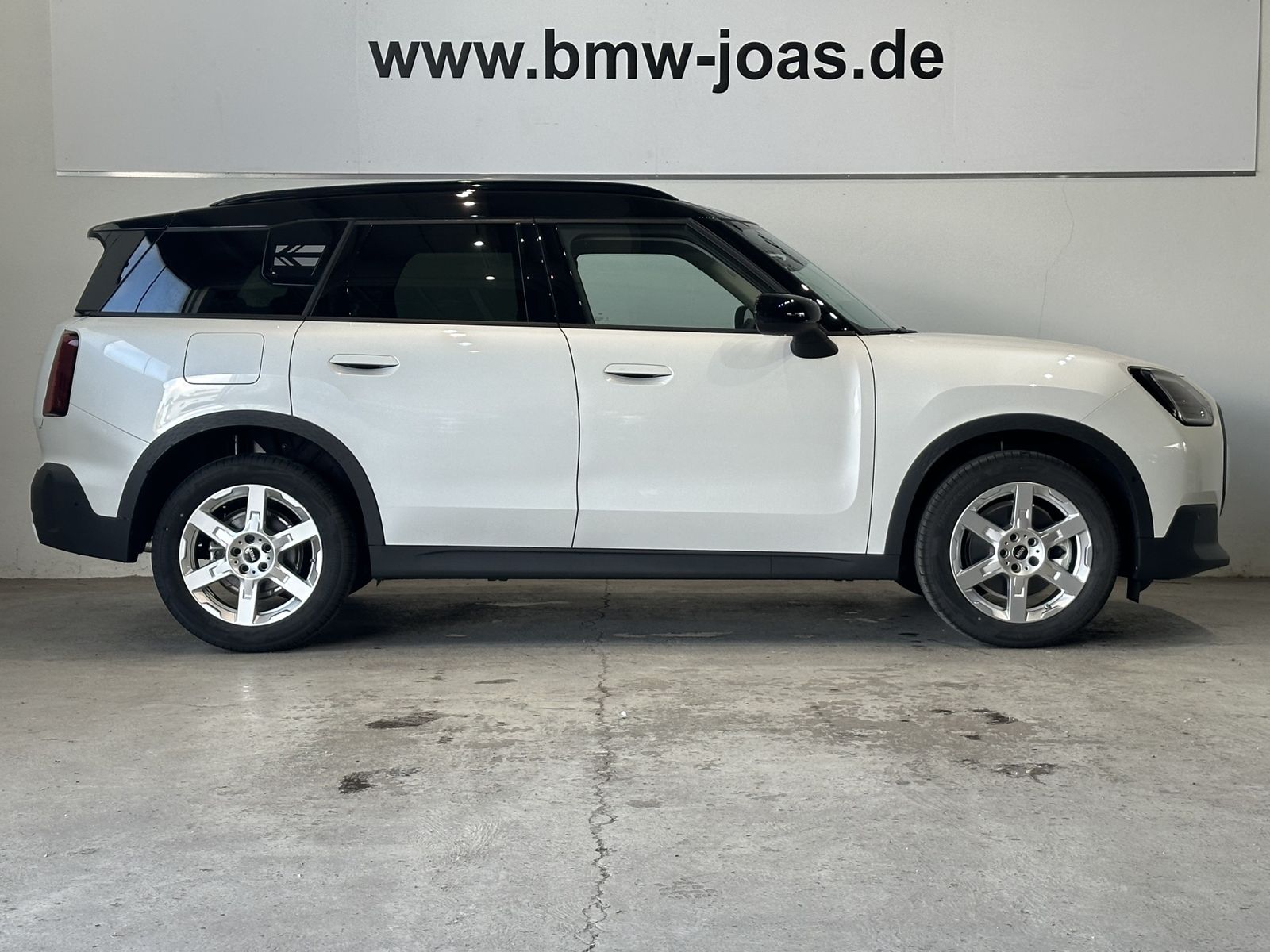 Fahrzeugabbildung MINI Countryman C Classic Trim Paket M Panorama Glasd