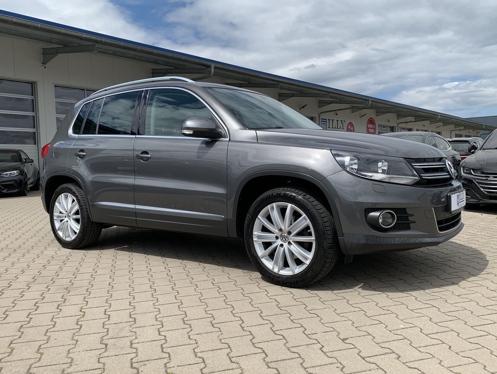 Fahrzeugabbildung Volkswagen Tiguan 1.4 TSI*Sport*AHK*STHZ*Tempomat*SHZ*