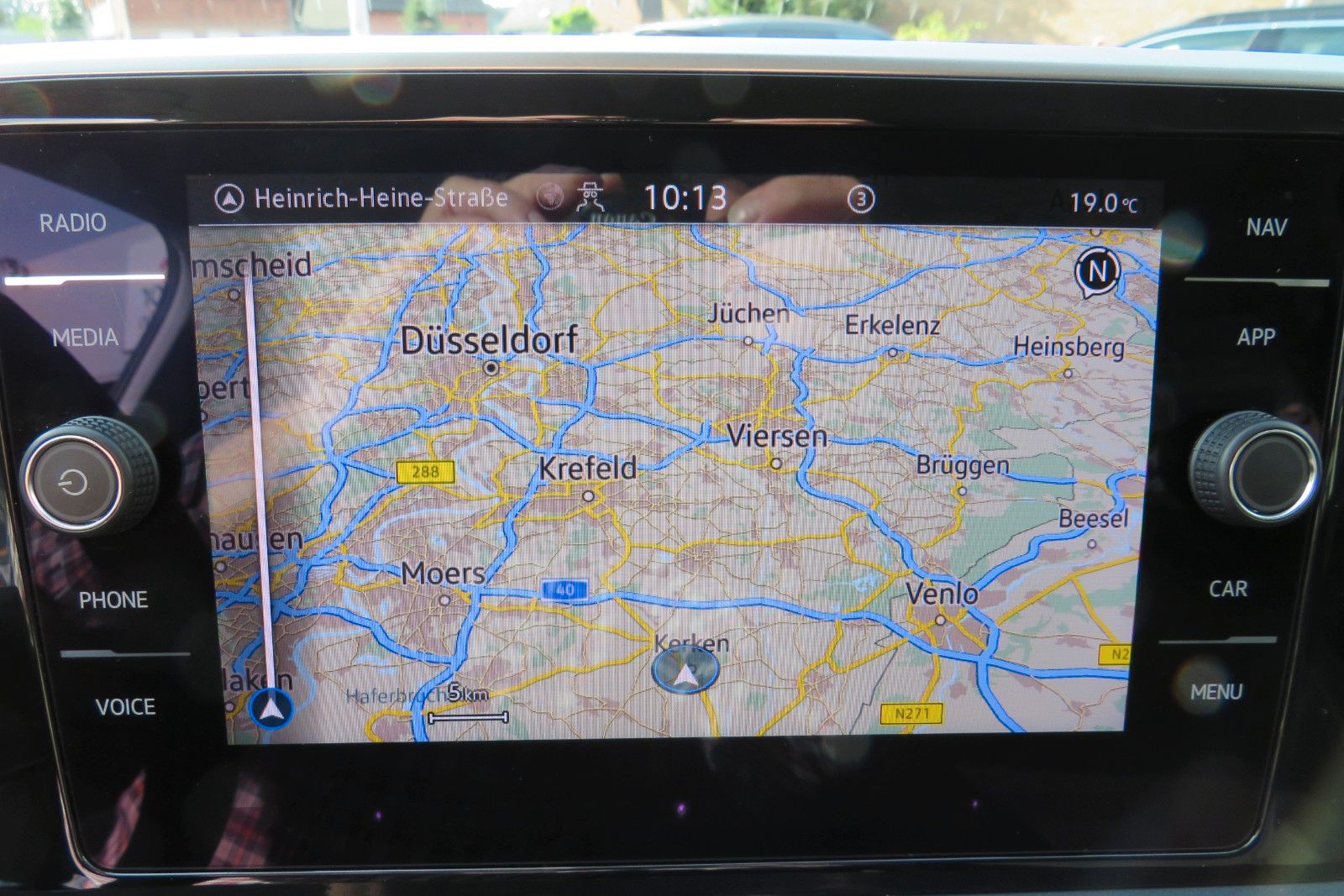Fahrzeugabbildung Volkswagen T-Roc Style KAMERA ACC NAVI APP SITZH DIGI-COPI