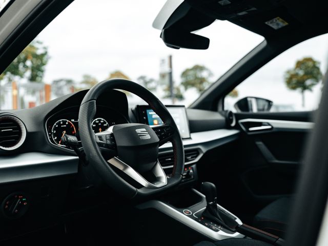 SEAT Arona FR 1.5 TSI, DSG, ACC, Totwinkel, Fahrassis