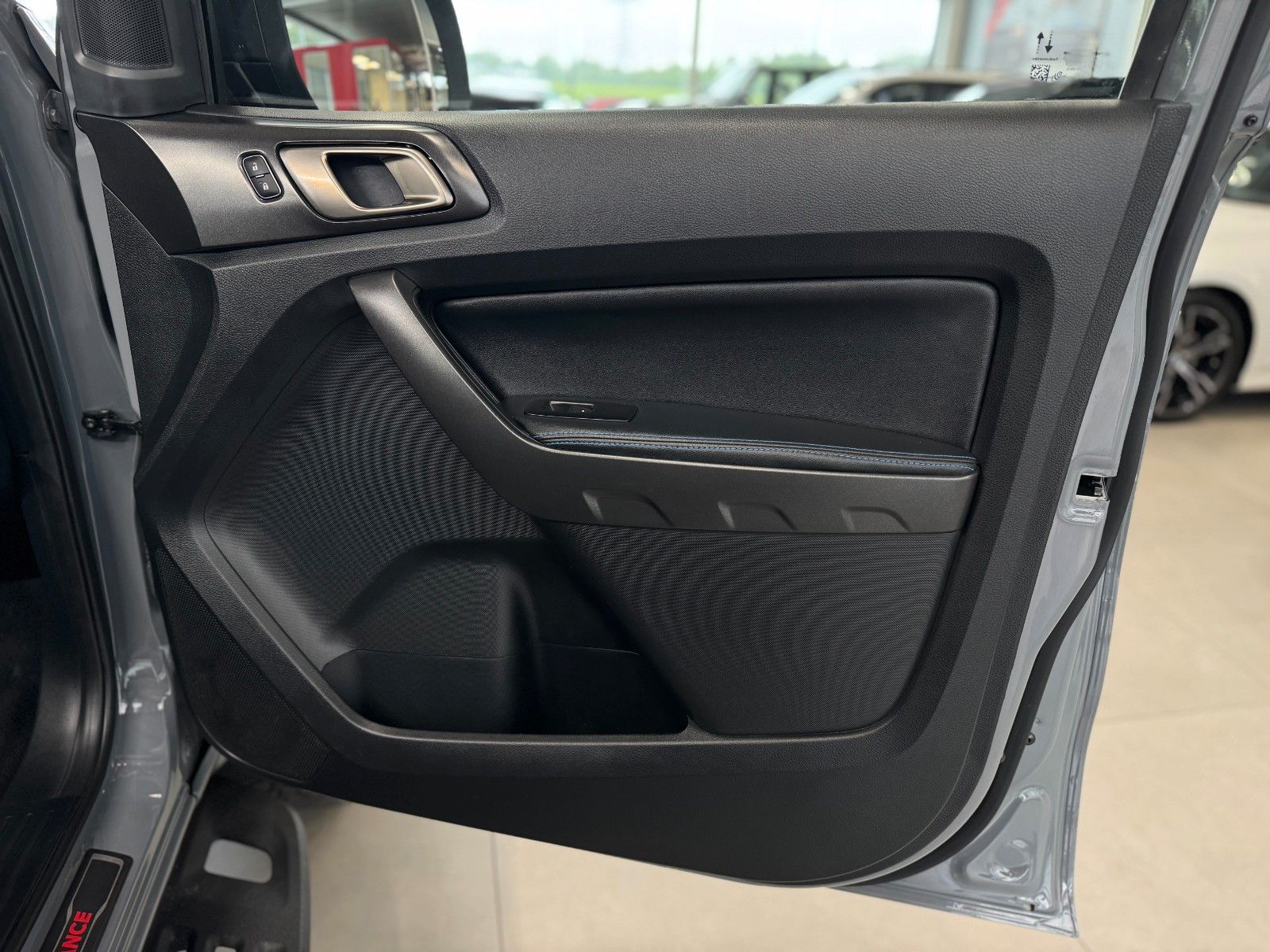 Fahrzeugabbildung Ford Ranger 2.0TDCi Panther Raptor DoKa 4x4 Standhzg.