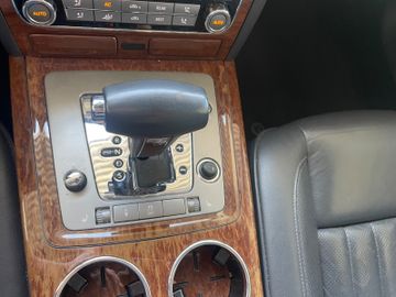 Volkswagen Phaeton - 10