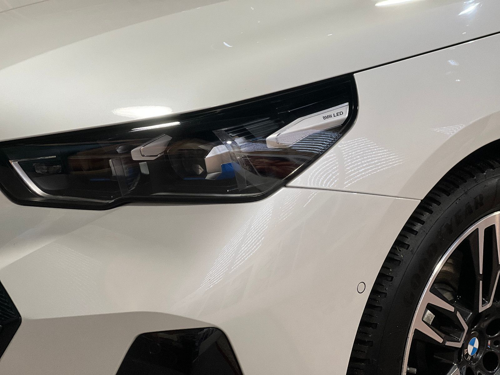 BMW 520 i M-Sport Pano Leder 360° Memory H&K foto 11