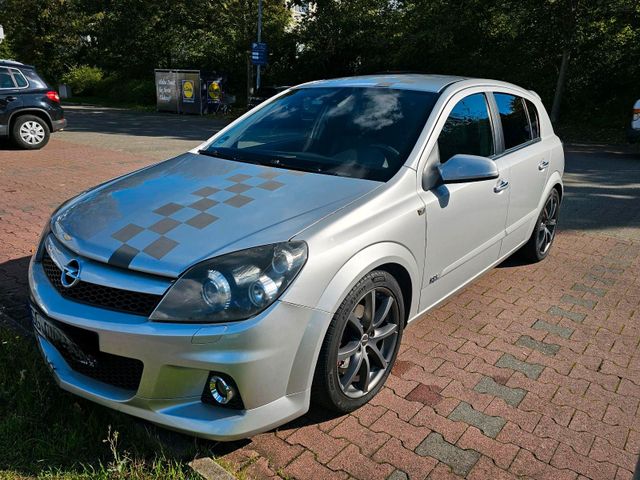 Opel Astra H OPC-Line